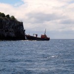 En route vers Mayreau, un bateau échoué